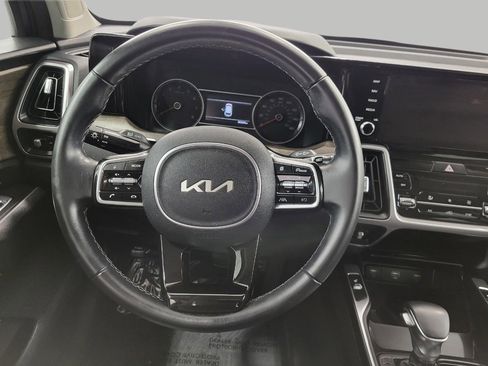 Used 2022 Kia Sorento S image 6