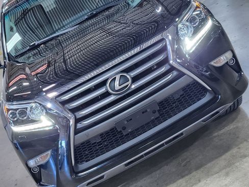Used 2014 Lexus GX 460 w/ Premium Package image 19