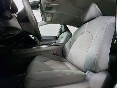 Used 2022 Toyota Camry LE image 18