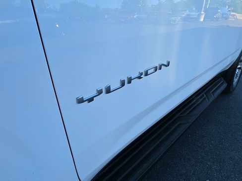 Used 2024 GMC Yukon SLE AWD/4WD image 34