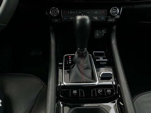 Used 2025 Jeep Compass Trailhawk w/ Trailer Tow Group image 23