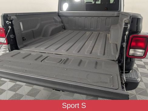 Used 2023 Jeep Gladiator Sport AWD/4WD image 27