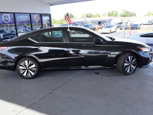 Used 2021 Nissan Altima 2.5 SV image 4