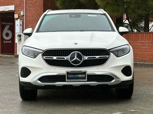 Certified 2025 Mercedes-Benz GLC 300 4MATIC image 9