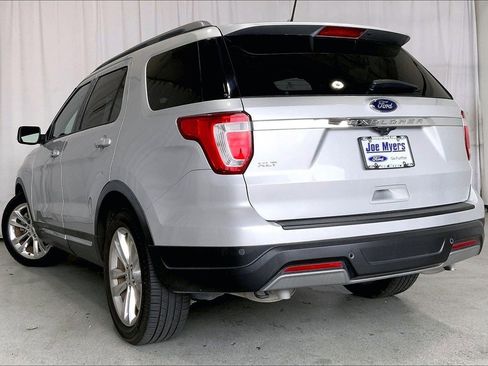 Used 2019 Ford Explorer XLT w/ Equipment Group 202A image 5