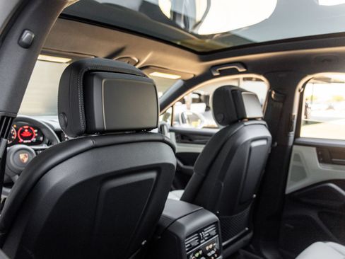 Certified 2026 Porsche Cayenne S AWD/4WD image 27