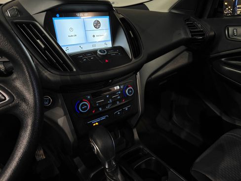 Used 2019 Ford Escape SE image 25