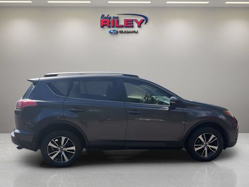 Used 2017 Toyota RAV4 XLE AWD/4WD image 6