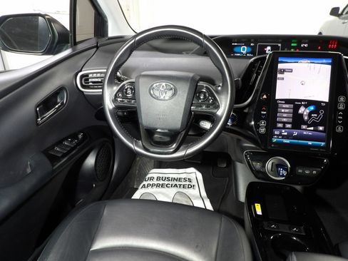 Used 2021 Toyota Prius Prime XLE w/ Carpet Mat Package (TMS) FWD image 12