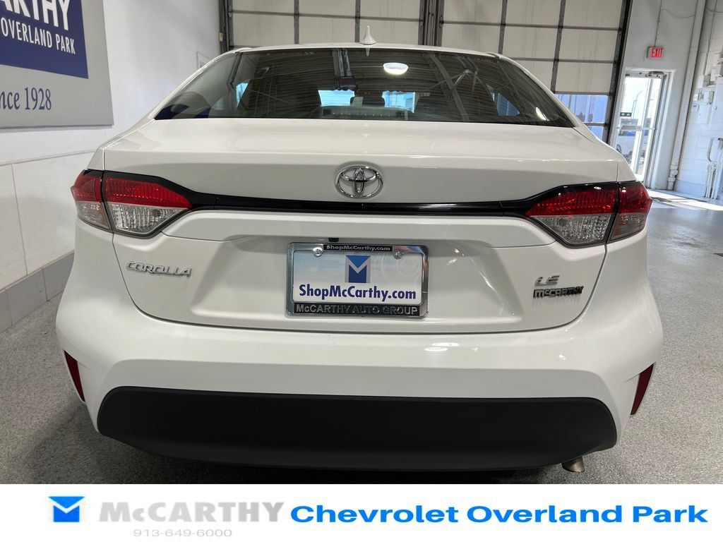 Used 2025 Toyota Corolla LE FWD image 6