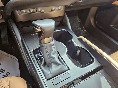 Used 2025 Lexus ES 350 w/ Premium Package image 14