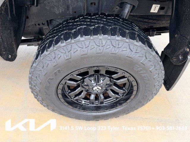 Used 2016 Toyota Tacoma TRD Sport w/ Premium & Technology Package RWD image 8