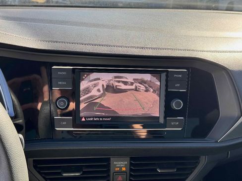 Used 2019 Volkswagen Jetta S image 17