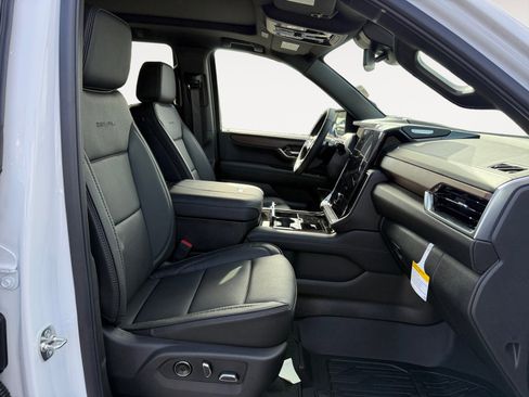 New 2026 GMC Yukon Denali w/ Sun & Power Step Package AWD/4WD image 19