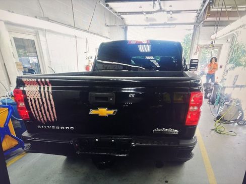 Used 2019 Chevrolet Silverado 2500 High Country w/ Duramax Plus Package AWD/4WD image 4