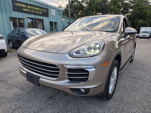 Used 2016 Porsche Cayenne AWD/4WD image 4