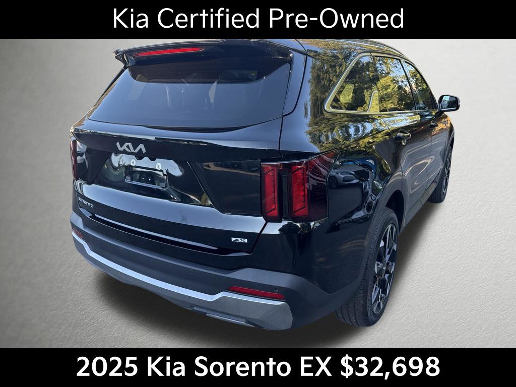 Certified 2025 Kia Sorento EX w/ Panoramic Sunroof Package AWD/4WD image 4