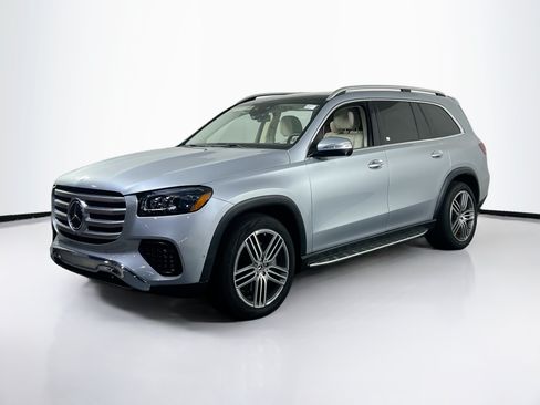 Used 2024 Mercedes-Benz GLS 450 4MATIC image 1