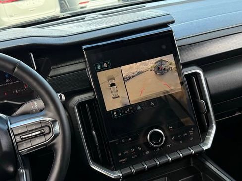 Used 2025 GMC Acadia Elevation image 5