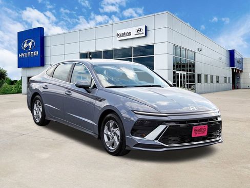 Certified 2025 Hyundai Sonata SE image 3