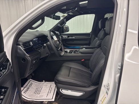 New 2026 Jeep Grand Wagoneer L Summit AWD/4WD image 23