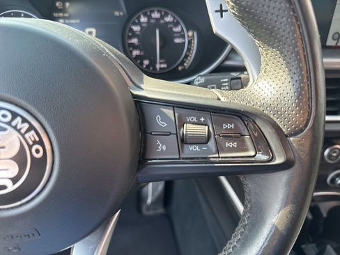 Used 2022 Alfa Romeo Stelvio Veloce image 31