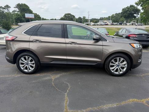 Used 2019 Ford Edge Titanium AWD/4WD image 6