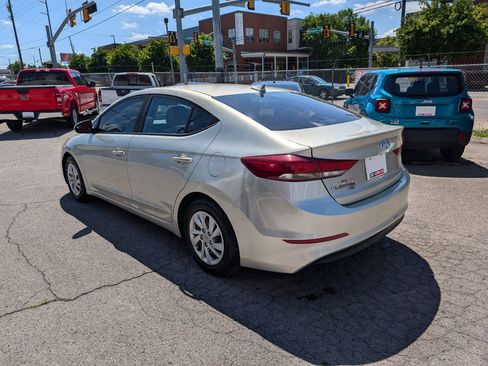 Used 2017 Hyundai Elantra SE FWD image 8