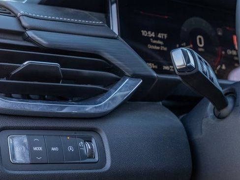 Used 2025 GMC Acadia Elevation image 24