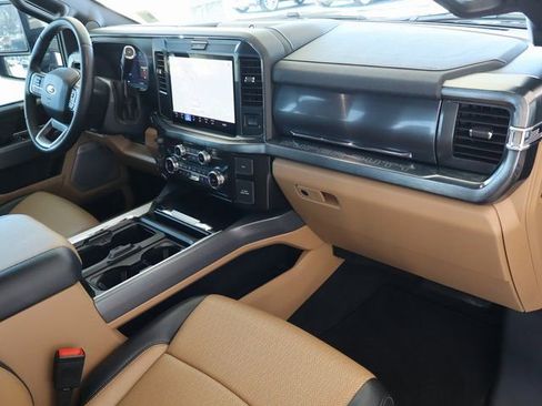 Used 2025 Ford F450 Lariat w/ Chrome Package image 56