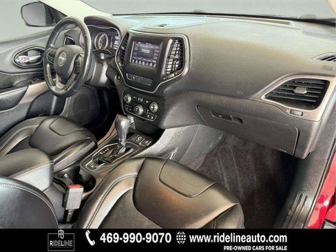 Used 2019 Jeep Cherokee Latitude Plus FWD image 14