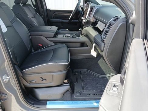 New 2026 RAM 3500 Limited AWD/4WD image 32