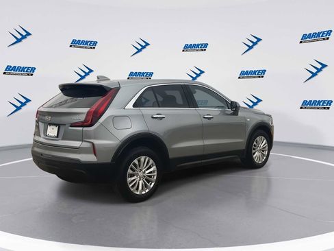 Certified 2024 Cadillac XT4 Luxury w/ Cold Weather Package image 8