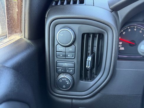 Used 2025 Chevrolet Silverado 1500 Custom image 22