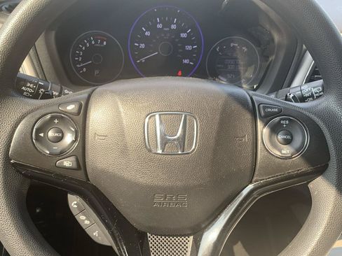 Used 2018 Honda HR-V EX image 17