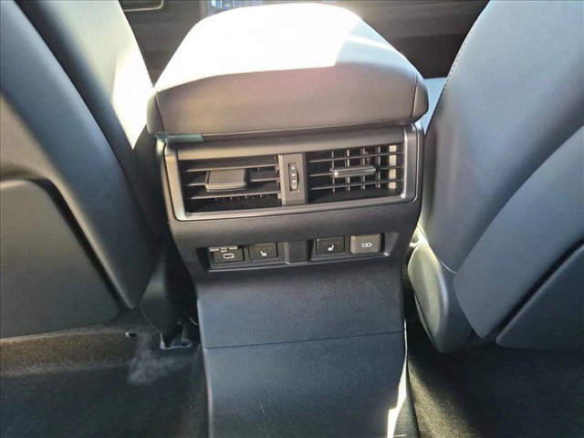Used 2025 Lexus GX 550 AWD/4WD image 18