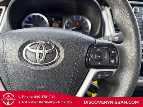 Used 2019 Toyota Highlander LE image 21