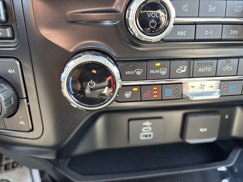 Used 2024 Ford F350 Lariat w/ Camper Package image 28