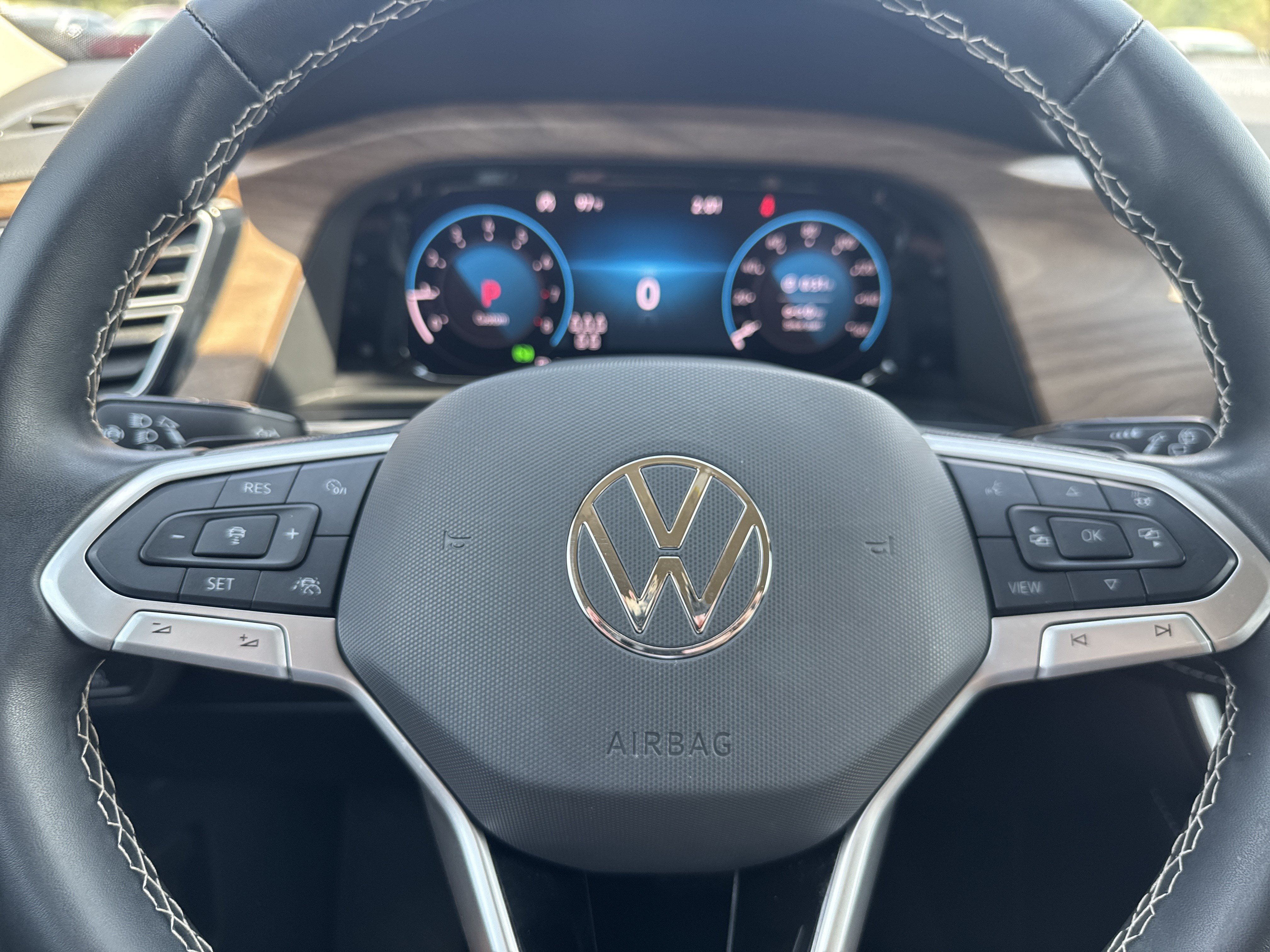 Certified 2025 Volkswagen Atlas SE FWD image 10