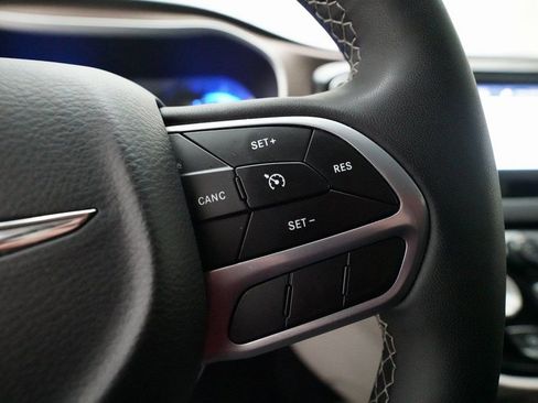 Used 2024 Chrysler Voyager LX image 20