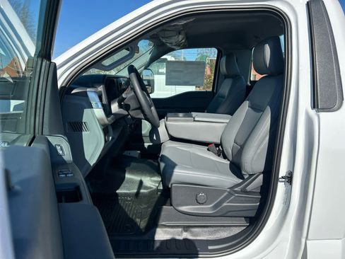 New 2026 Ford F450 XL w/ XL Chrome Package image 4