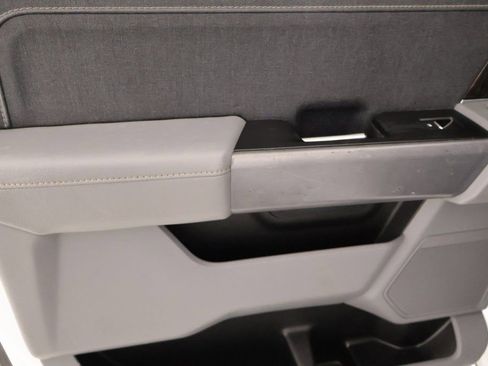 Used 2022 Ford F150 Lariat w/ Trailer Tow Package image 17