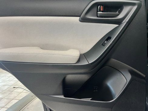 Used 2015 Subaru Forester 2.5i Premium image 36