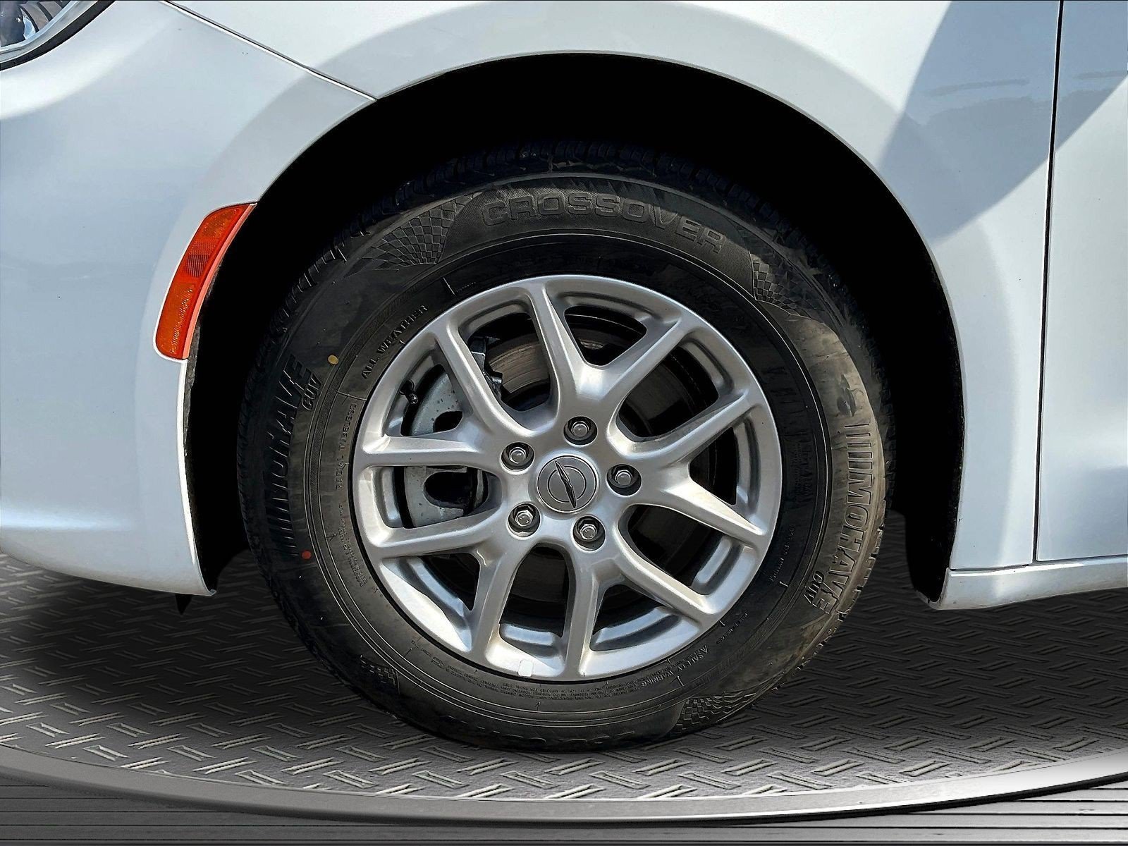 Used 2025 Chrysler Pacifica Select FWD image 28