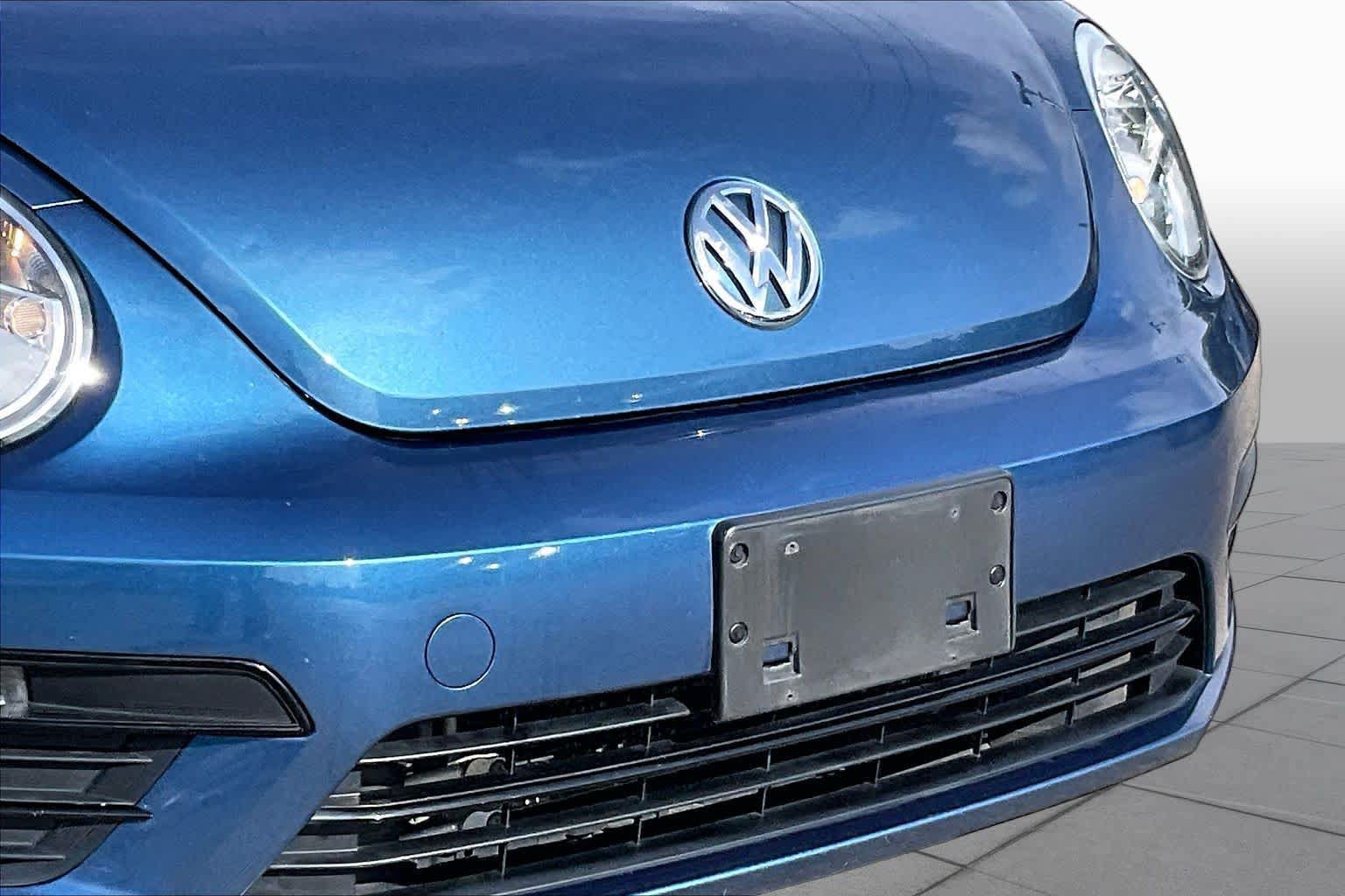 Used 2019 Volkswagen Beetle 2.0T S FWD image 24