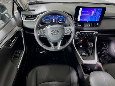 Used 2024 Toyota RAV4 Limited image 20