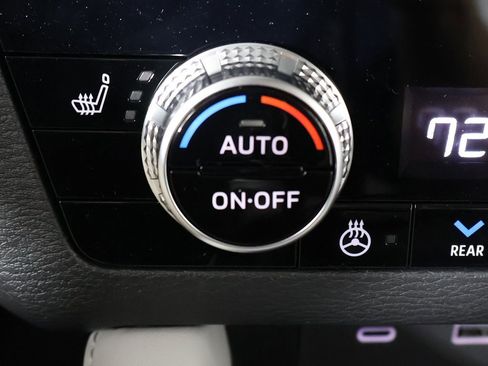 New 2025 Mitsubishi Outlander SEL image 57