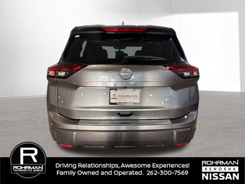 Used 2025 Nissan Rogue SV w/ SV Premium Package image 6
