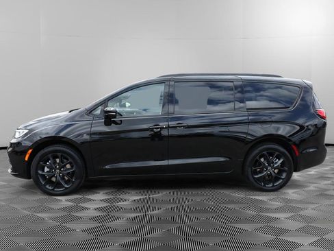 New 2026 Chrysler Pacifica Select w/ S Appearance Package AWD/4WD image 3