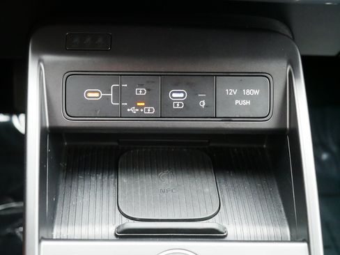 Used 2024 Hyundai Kona Limited AWD/4WD image 25